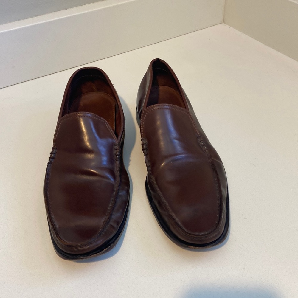 Cole Haan Mens size 9.5 med.  Brown leather slip on.